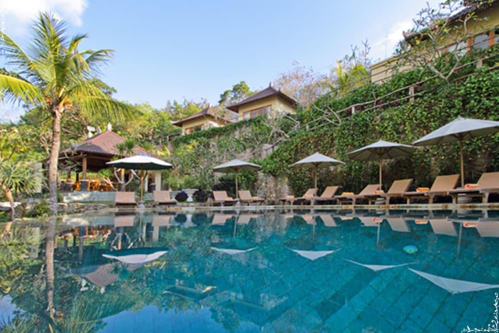 Lembongan Cliff Villas Exterior photo