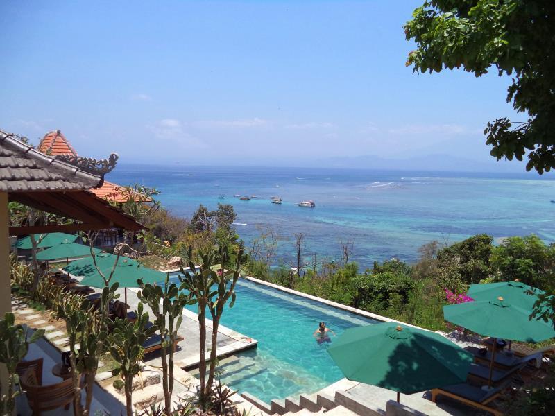 Lembongan Cliff Villas Exterior photo