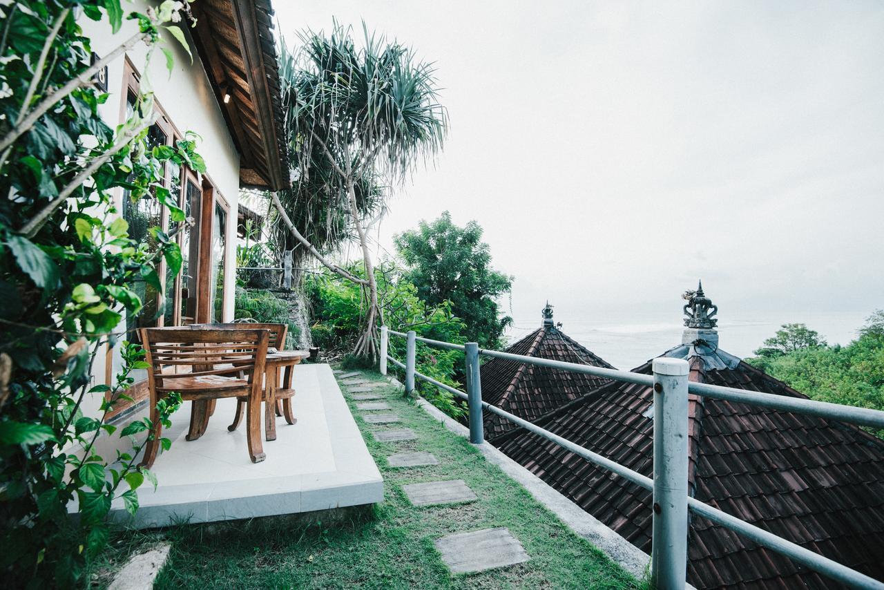 Lembongan Cliff Villas Exterior photo